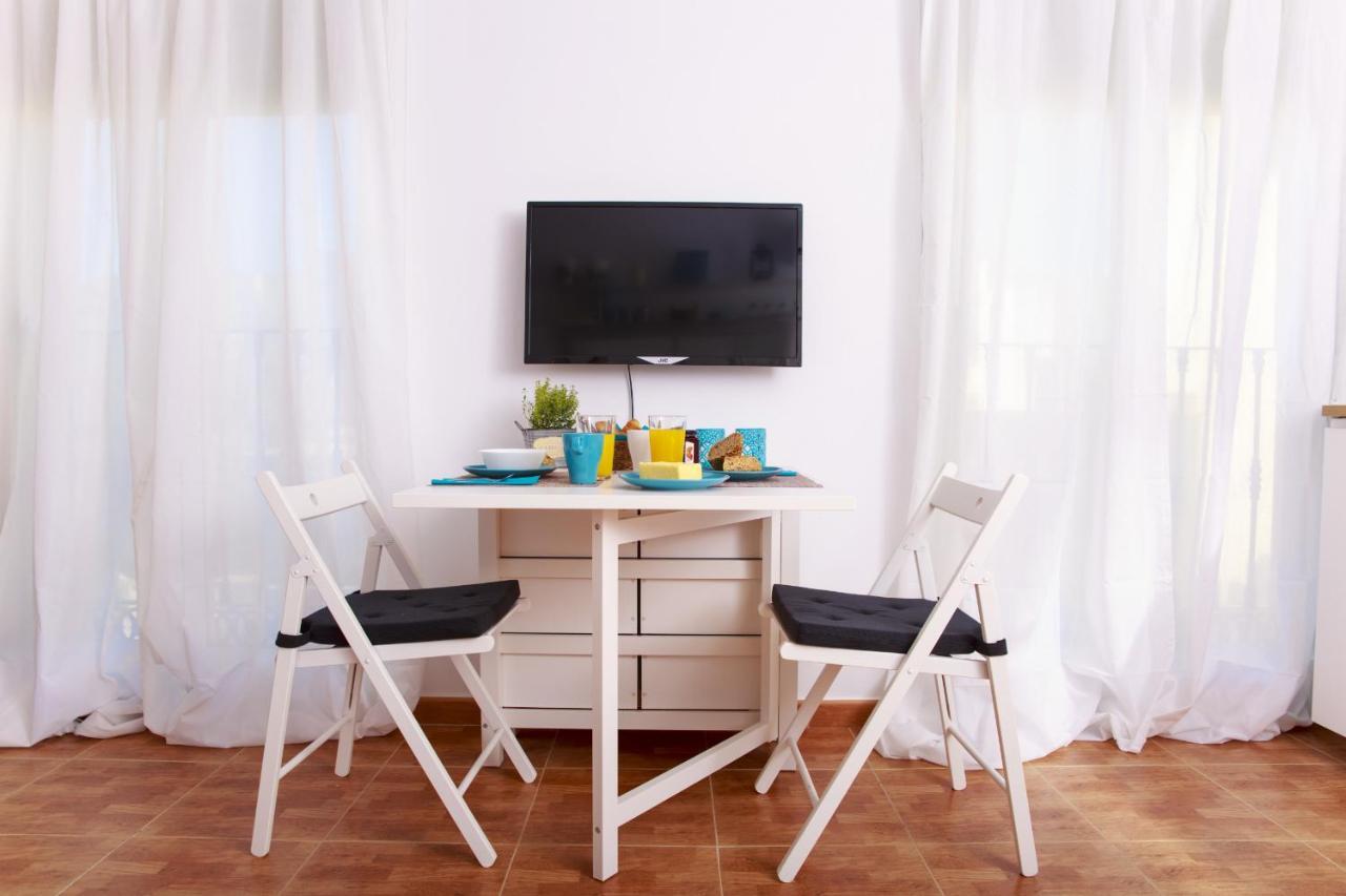 Sea & Wave Ventura Studio Apartment Malaga Luaran gambar